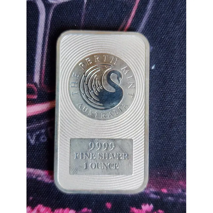 Kangaroo 1oz minted silver bar.
