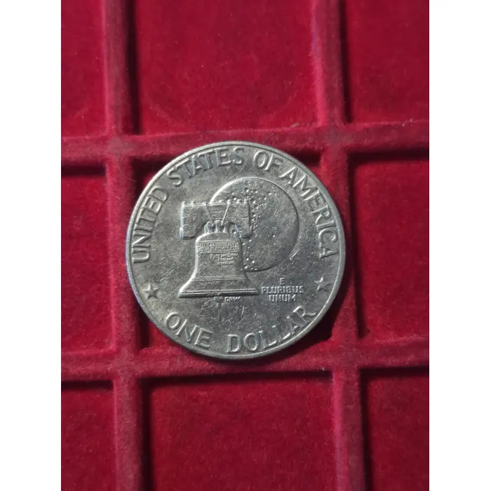 1976 DOLLAR COIN USA