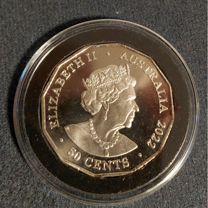  Commemerative - Queen Elizabeth 2 platinum  jubilee  3 coin set