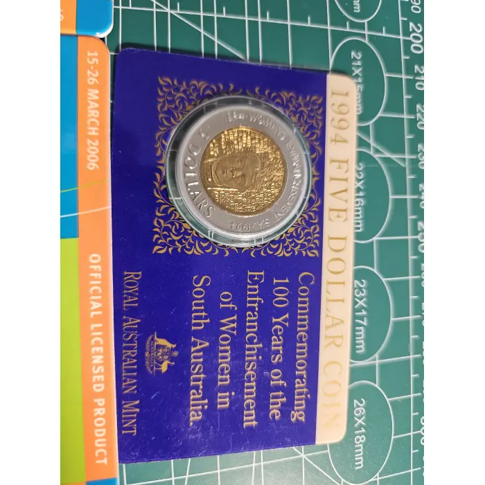 Bundle of wallet sized carded coins, 50 cent, $2- $5- commemorative 