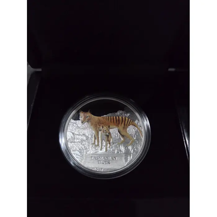 2011 $1 Endangered Tasmanian Tiger 1oz Silver coloured proof coin