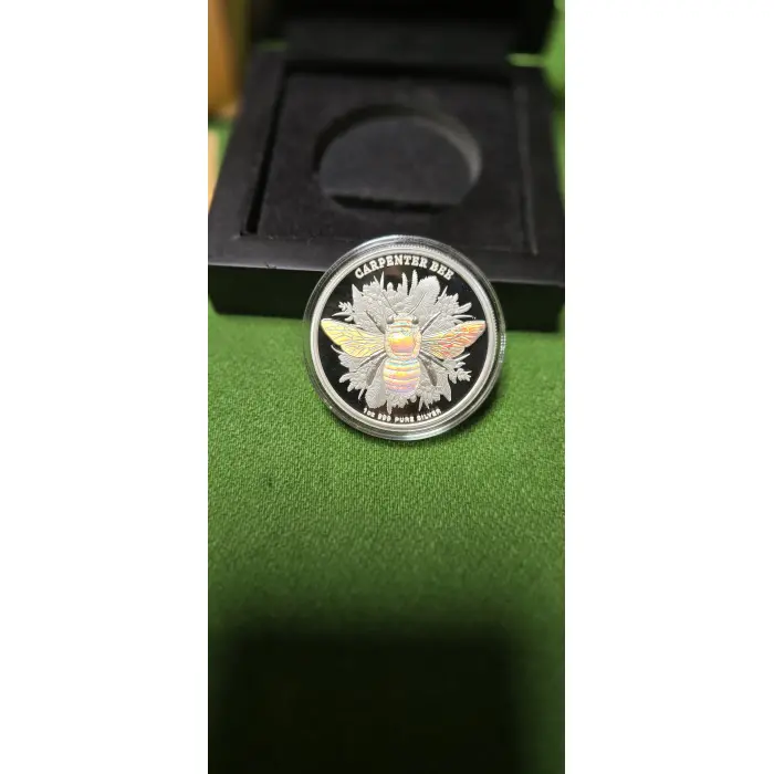 2026 Carpenter Bee 1oz Silver coin Niue $2