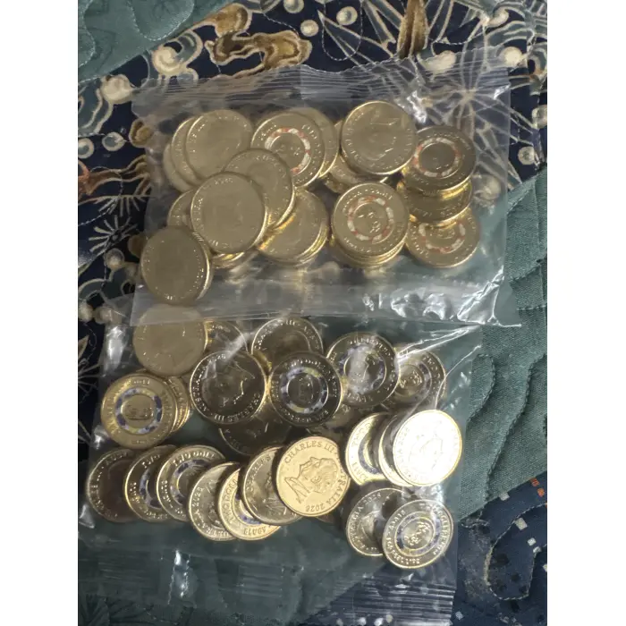 2026 2$ UNC couloured coin in a bag