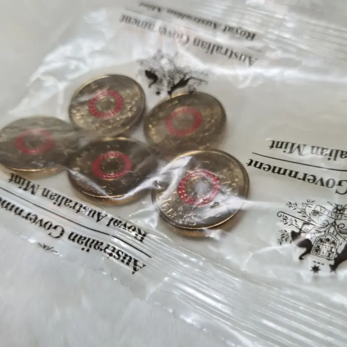 UNC $2 2015 Red Anzac Cove Lest We Forget War Graves two dollar RAM BAG(5 Coins)