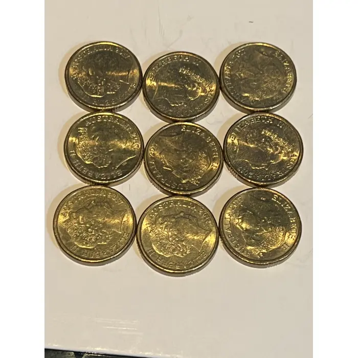1x 2017 $2 Rosemary Lest we Forget Remembrance circulated coin